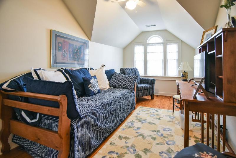 Love Lane Bed & Breakfast image