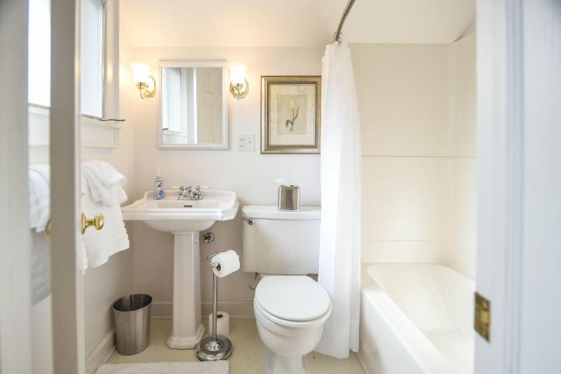 Love Lane Bed & Breakfast image