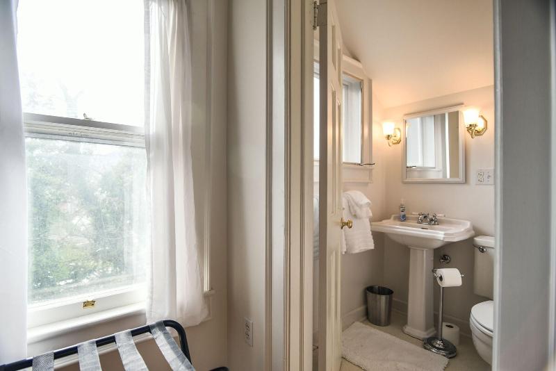 Love Lane Bed & Breakfast image