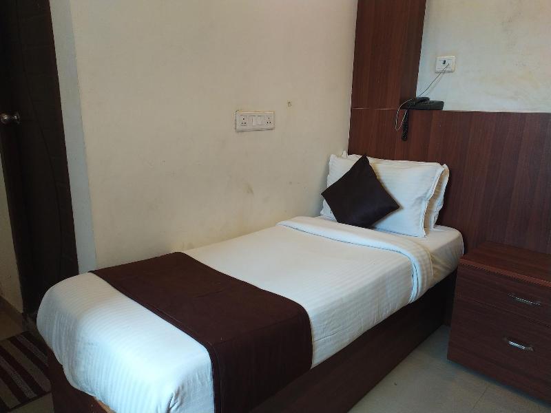 Hotel Parkway Inn image
