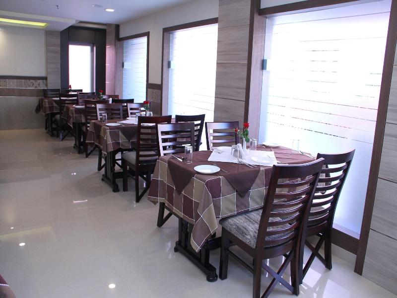 Hotel South Regency image