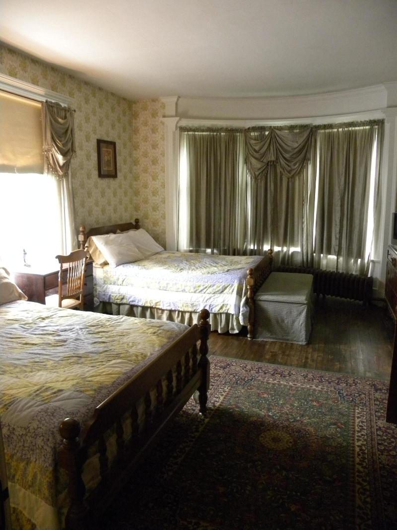 Victorian Charm Inn image