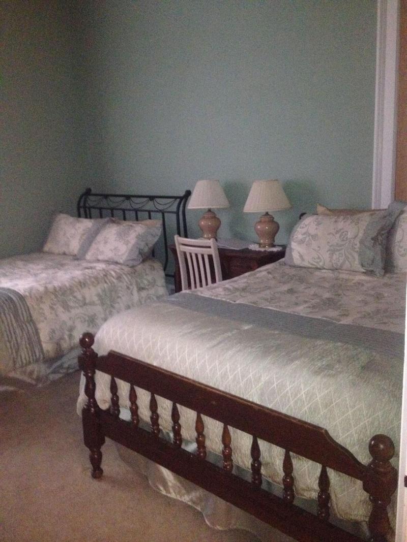 Victorian Charm Inn 4