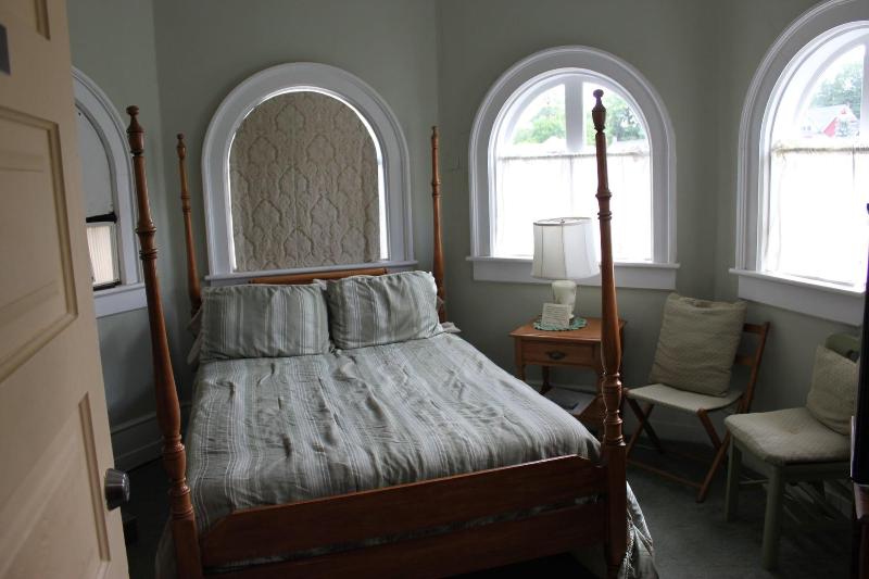 Victorian Charm Inn image
