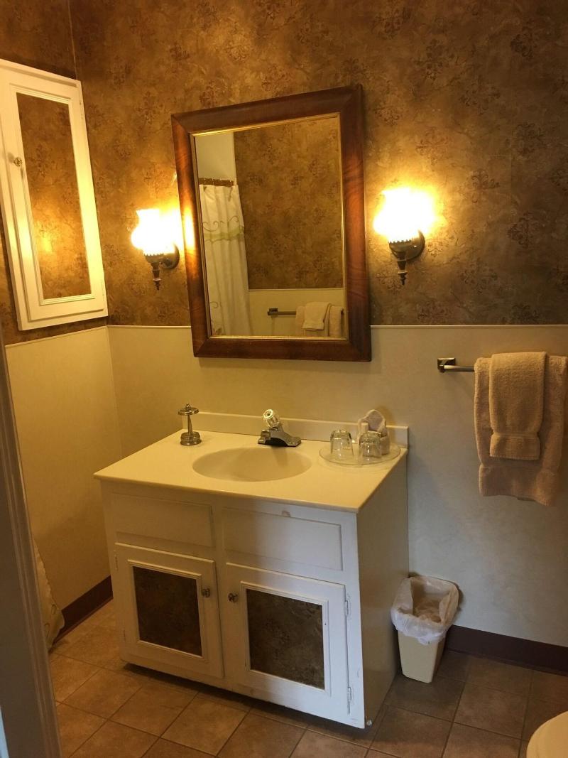 Victorian Charm Inn image