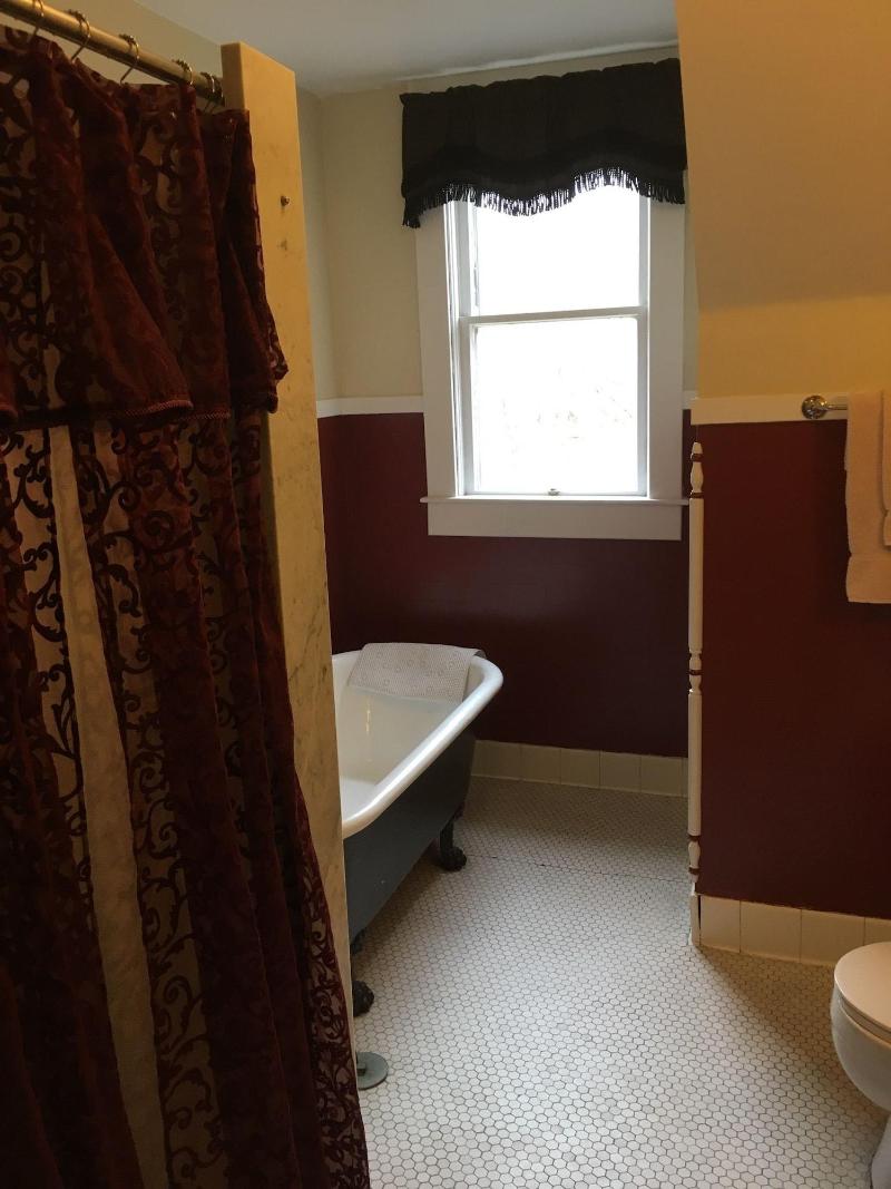 Victorian Charm Inn image