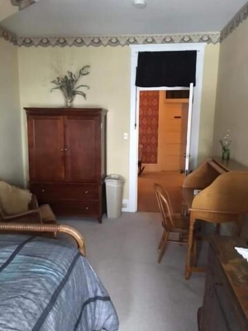 Victorian Charm Inn image