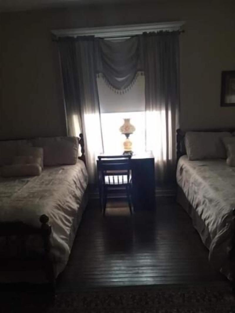 Victorian Charm Inn image