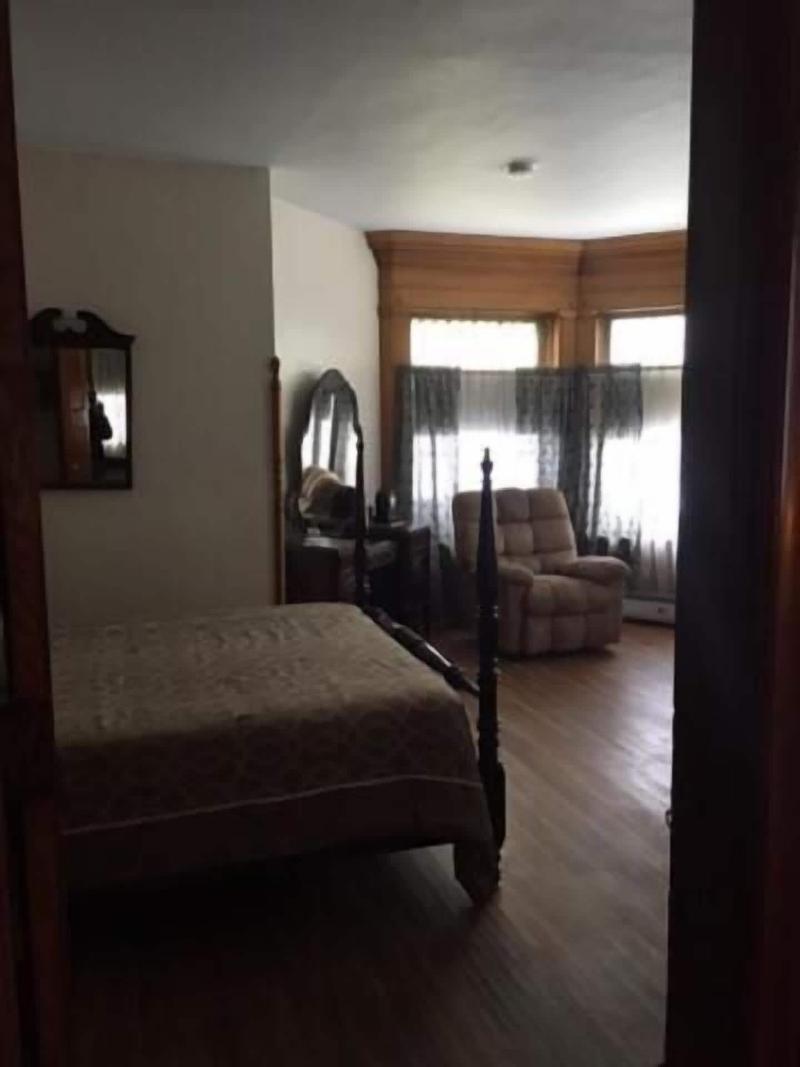 Victorian Charm Inn image