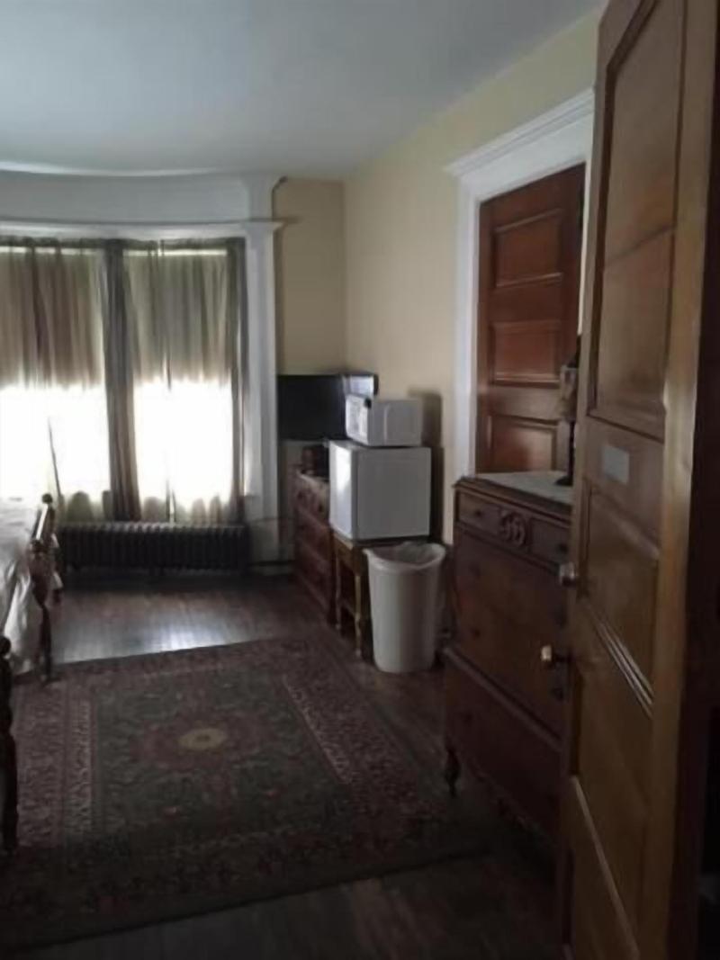 Victorian Charm Inn image