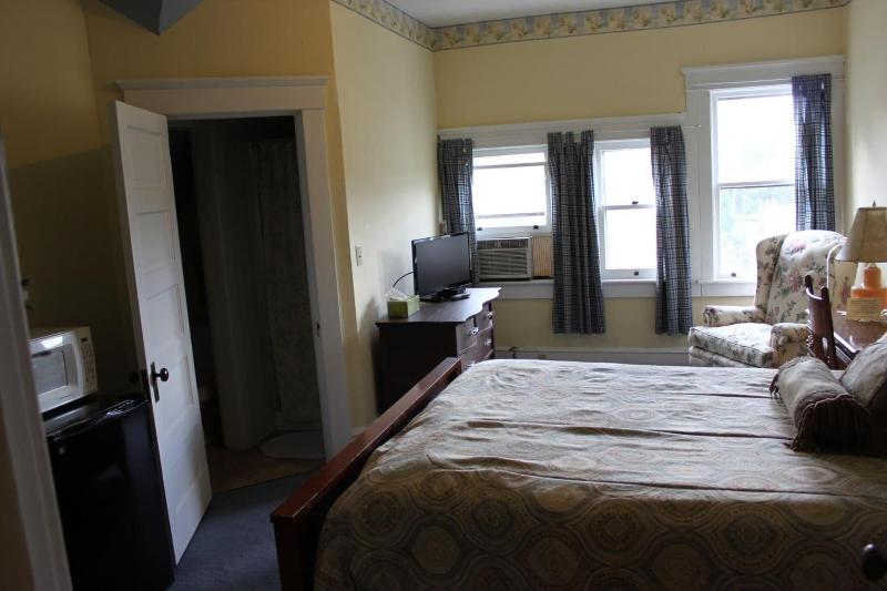 Victorian Charm Inn image
