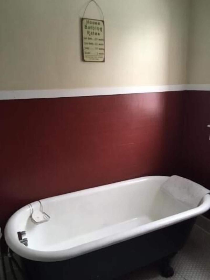 Victorian Charm Inn image