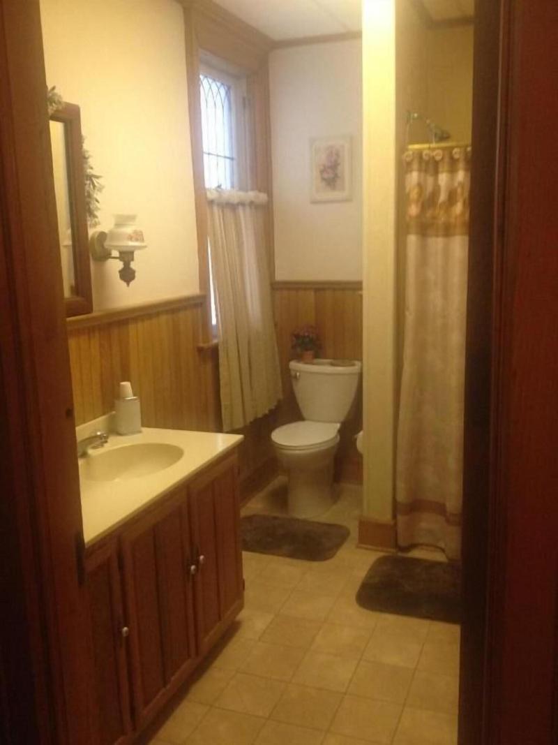 Victorian Charm Inn image