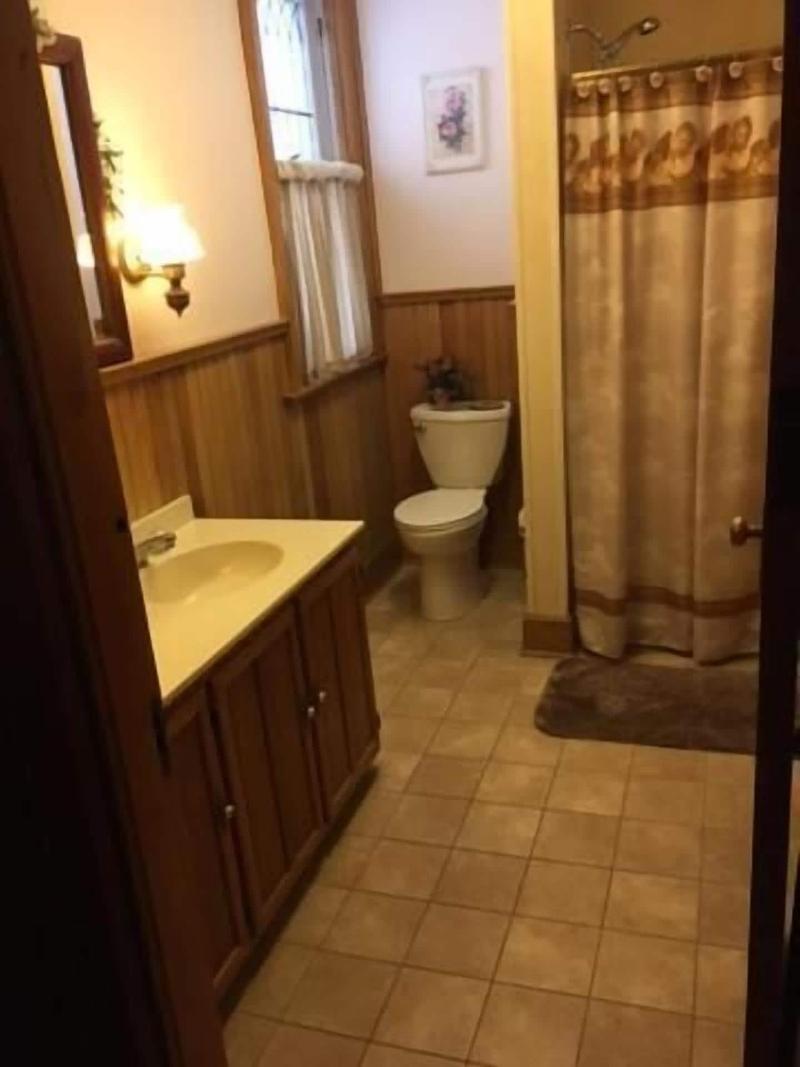 Victorian Charm Inn image