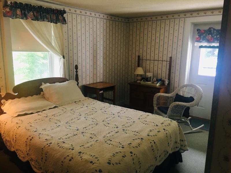The Elm City Carriage Barn image