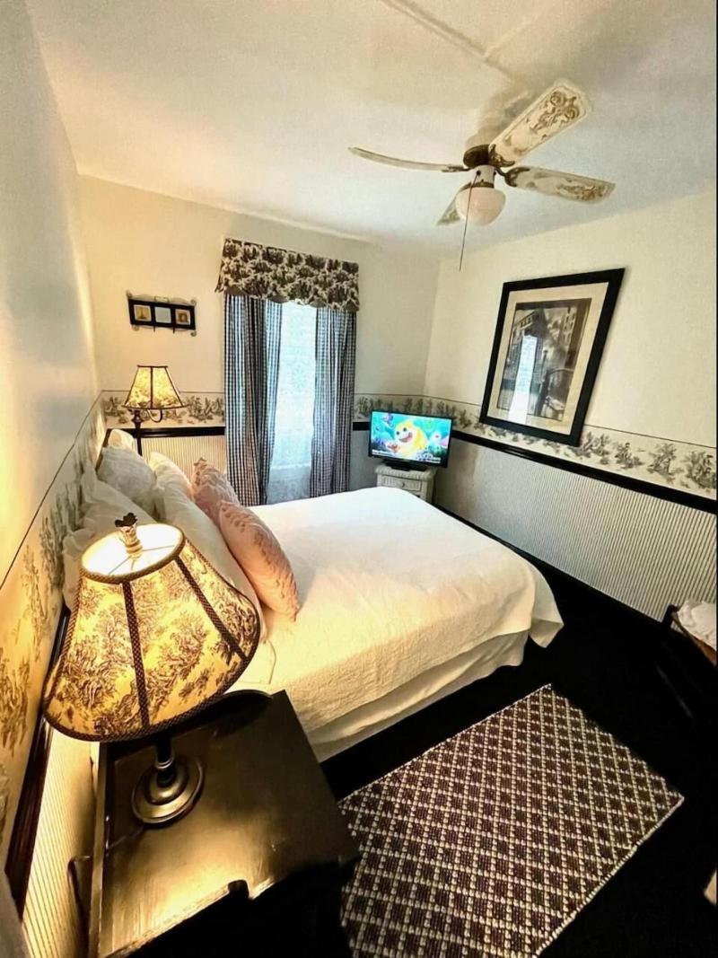 Walden Inn And Suites image