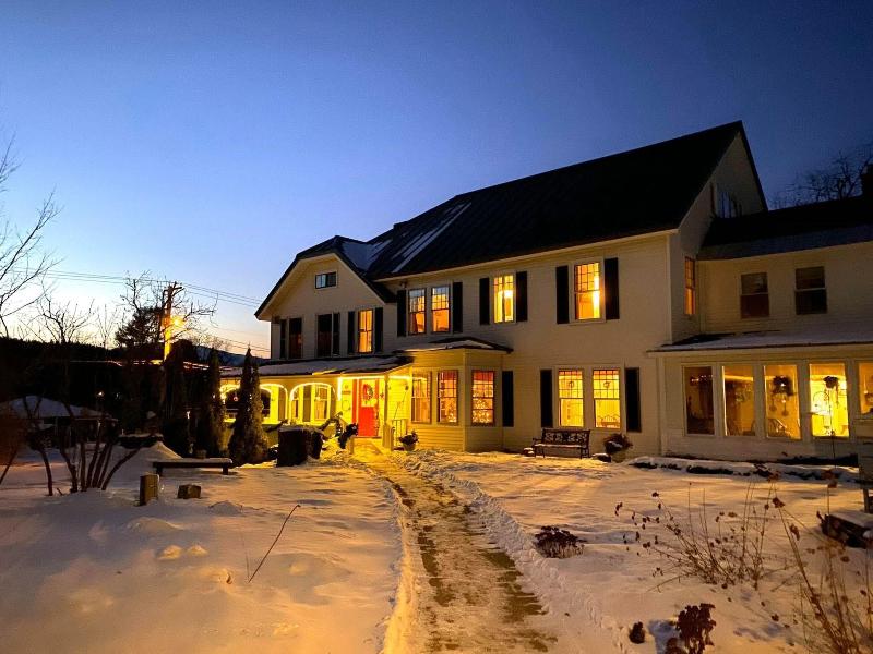 Golden Stage Inn Bed And Breakfast image