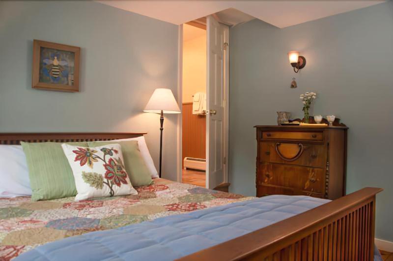 Golden Stage Inn Bed And Breakfast image