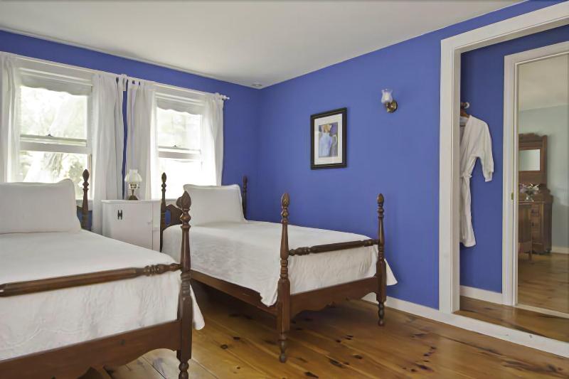 Golden Stage Inn Bed And Breakfast image
