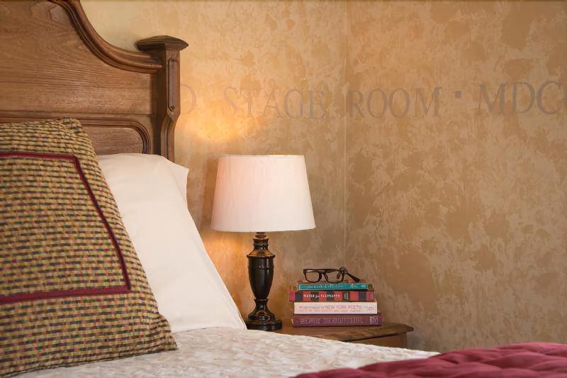 Golden Stage Inn Bed And Breakfast image