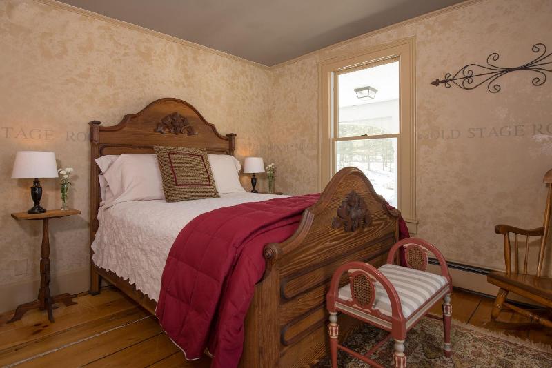 Golden Stage Inn Bed And Breakfast image