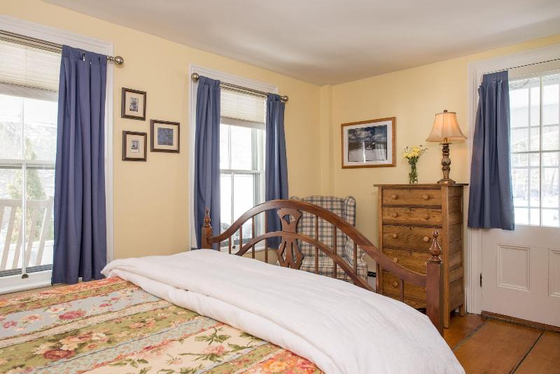Golden Stage Inn Bed And Breakfast image