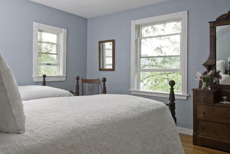 Golden Stage Inn Bed And Breakfast image