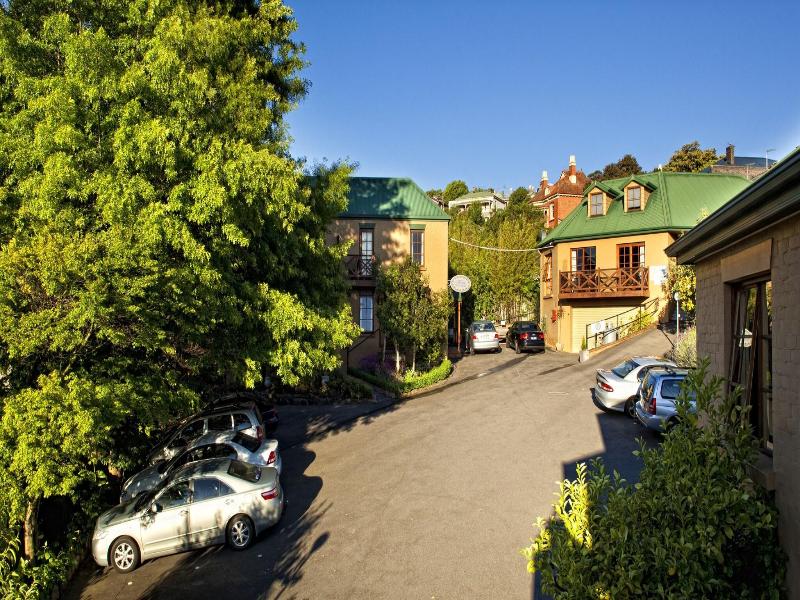 Hideaway On George