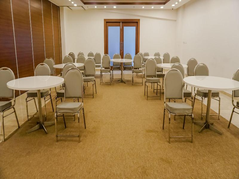 Siesta Navi Mumbai image