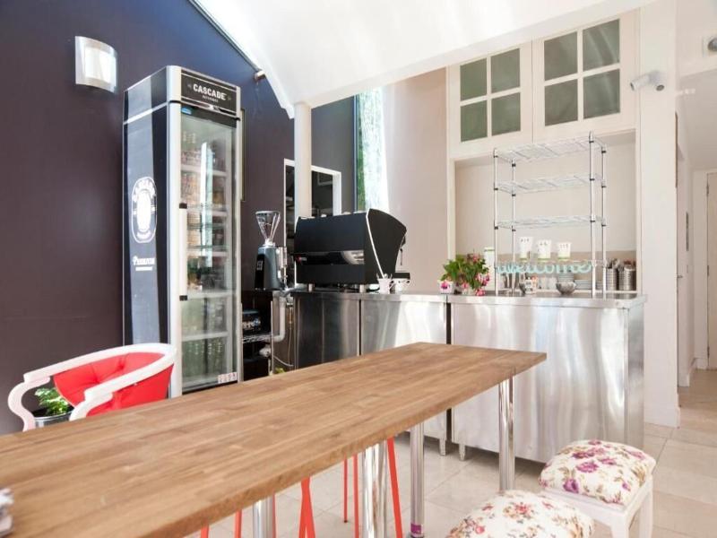 Lowena Cafe And Accommodation