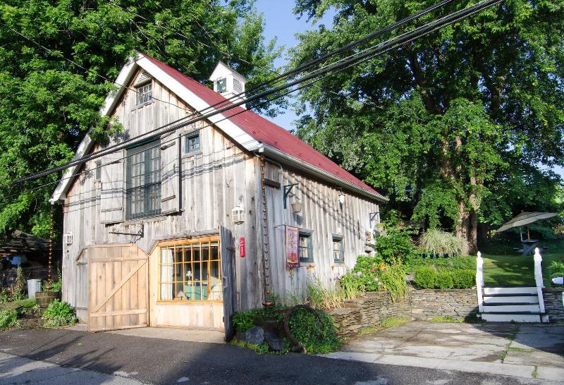 Lily Garden Bed And Breakfast image