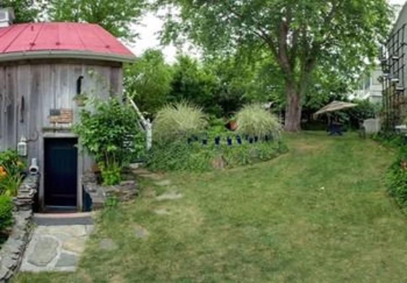 Lily Garden Bed And Breakfast image