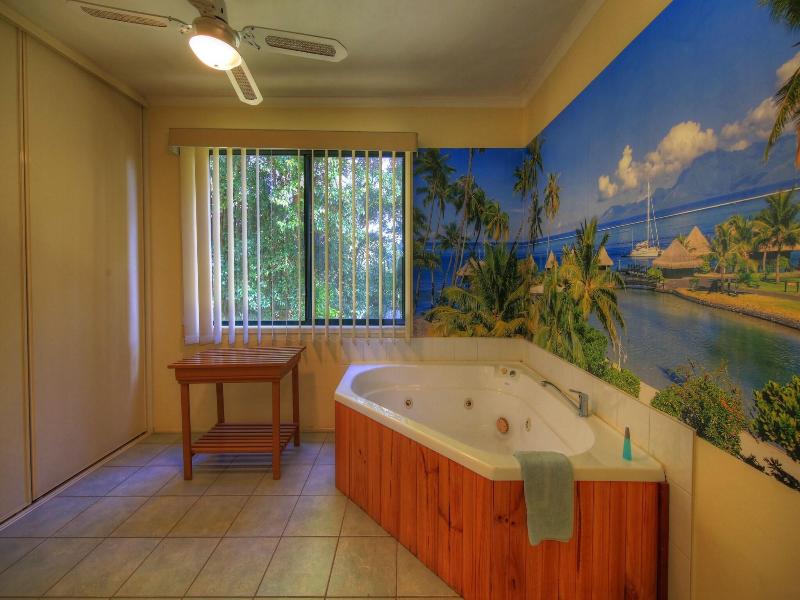 Maleny Tropical Retreat Balinese B&b image