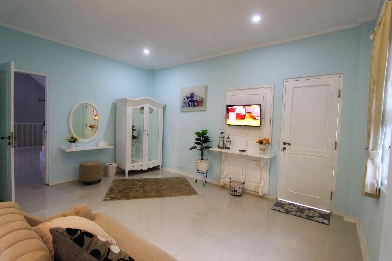 Omah Madam Bed & Breakfast image