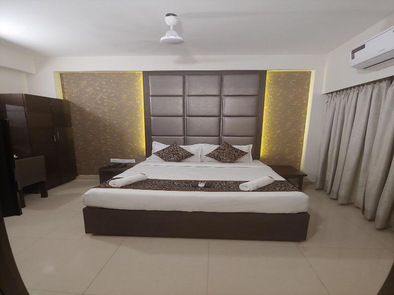 Sand Silver Business Hotel image