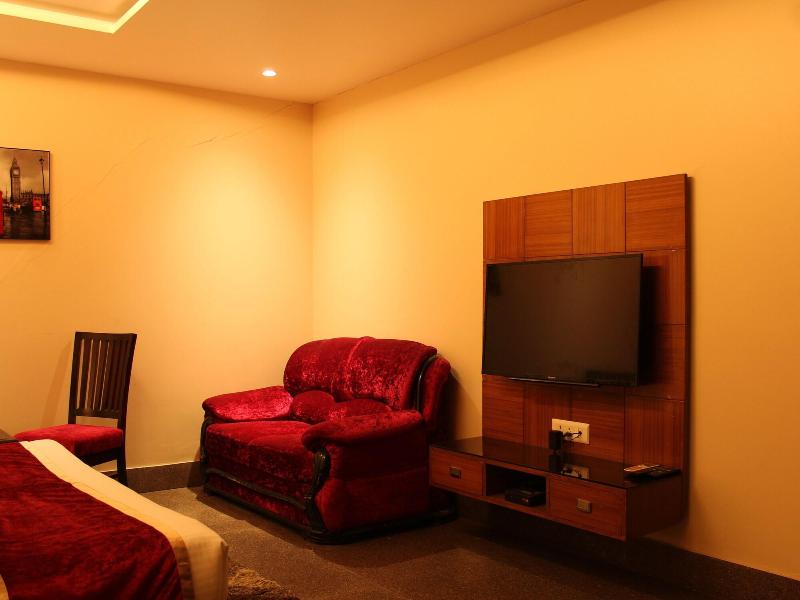 Karan Holiday Inn image