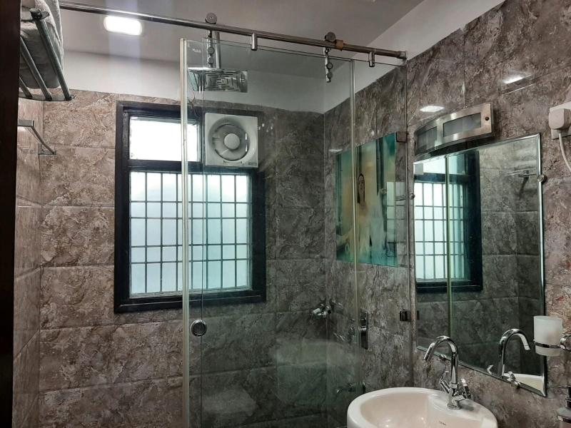 Karan Holiday Inn image
