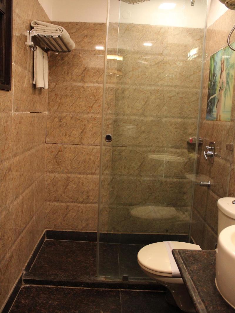 Karan Holiday Inn image