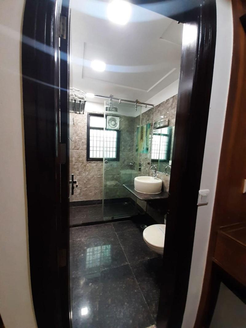Karan Holiday Inn image