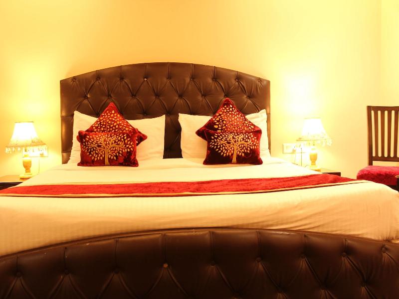 Karan Holiday Inn image