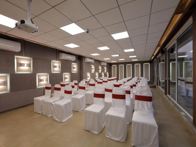 Hotel The Lotus Park, Ellisbridge image