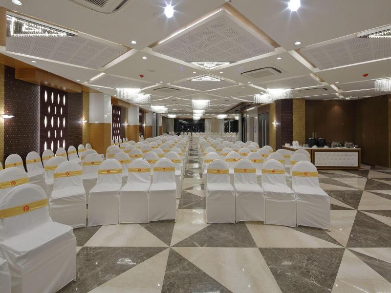 Hotel Pragati The Grand image