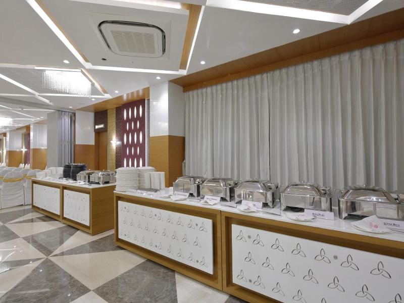 Hotel Pragati The Grand image