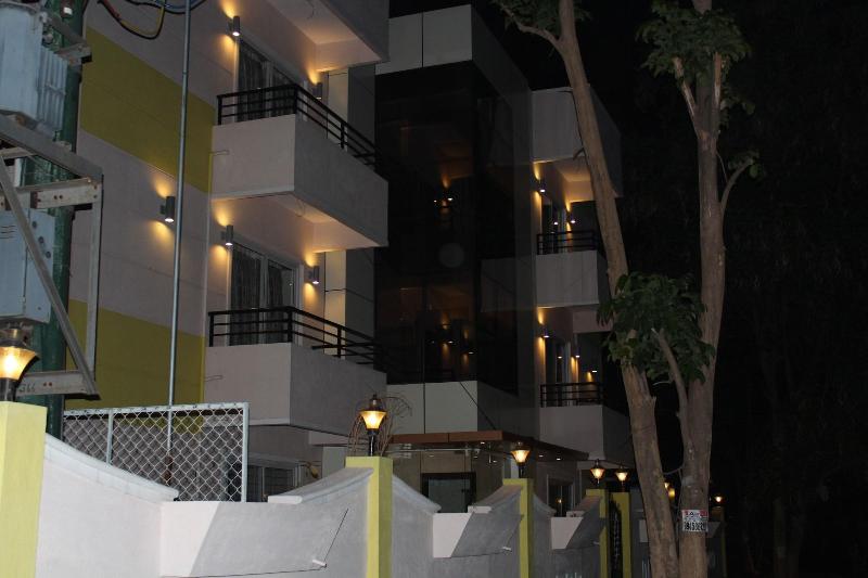 Maple Suites image