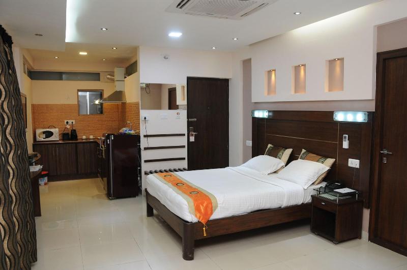 Maple Suites image