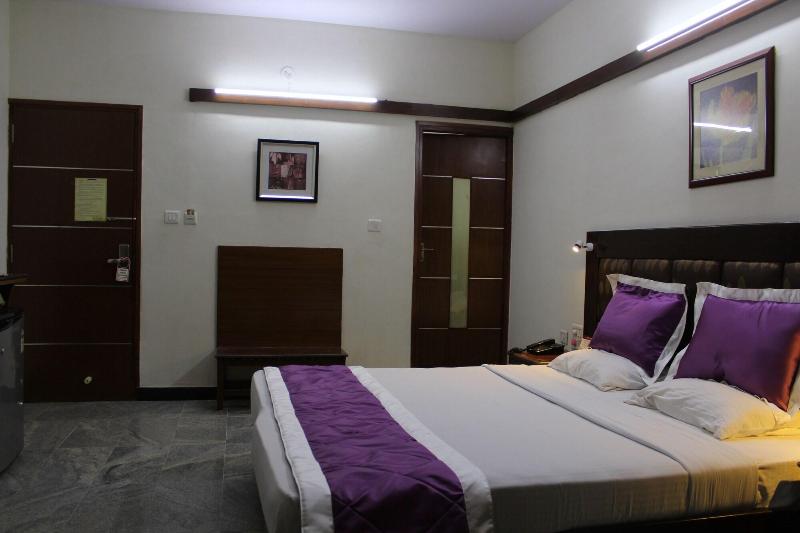 Maple Suites image
