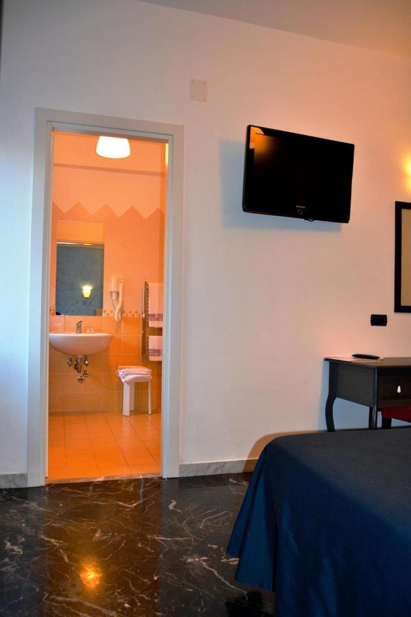 Diana Inn Accomodations image