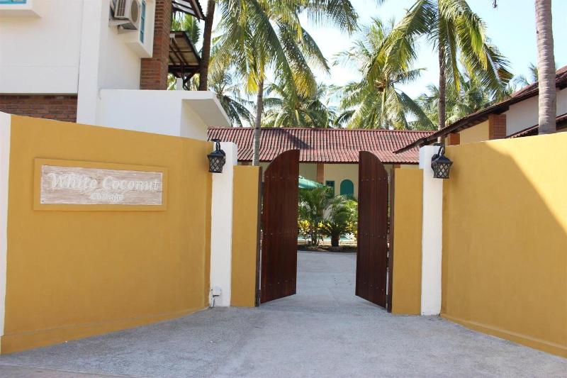White Coconut Cottage image