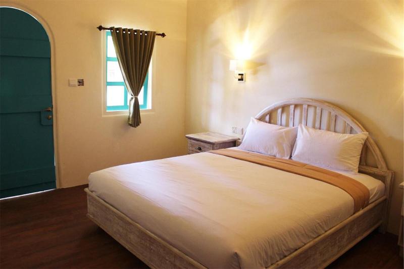 White Coconut Cottage image