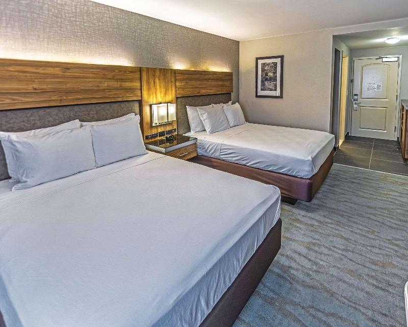 The Penn Stroud Hotel Ascend Collection image